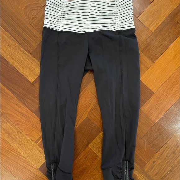 Lululemon leggings - Picture 1 of 3
